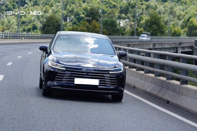 BYD Seal 5 giá lăn bánh mới nhất 2025
