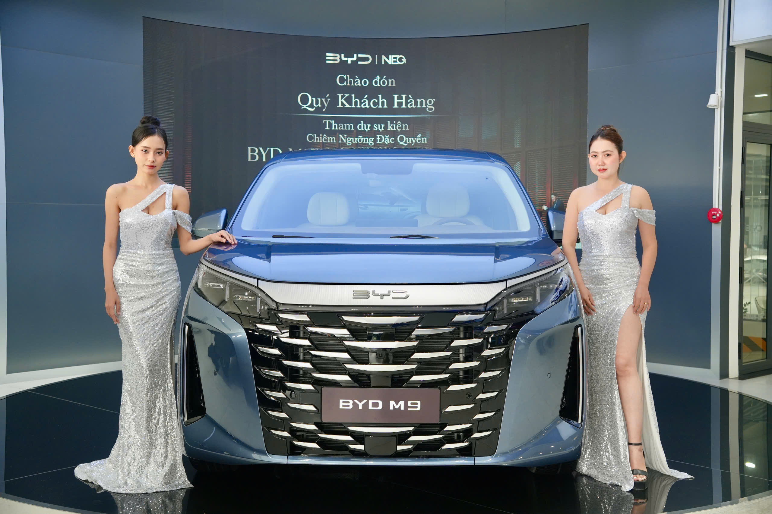 BYD M9 có mấy màu? Có mấy phiên bản?