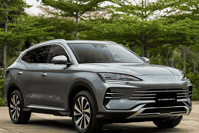 co-nen-mua-byd-sealion-6