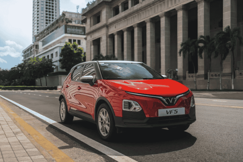 So sánh xe điện BYD Dolphin và VinFast VF 5