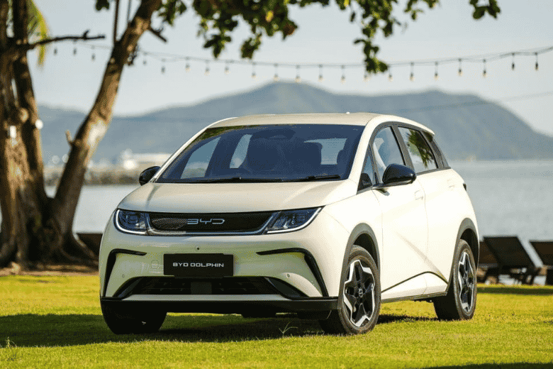 So sánh xe điện BYD Dolphin và VinFast VF 5