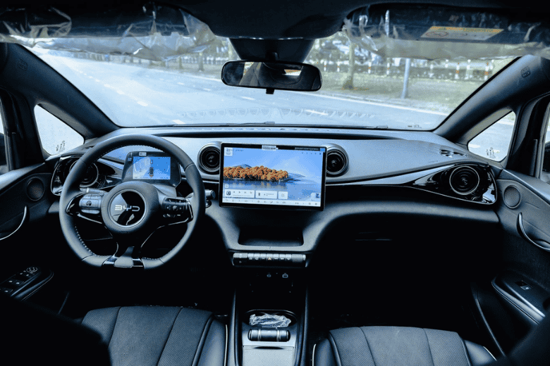 So sánh xe điện BYD Dolphin và VinFast VF 5
