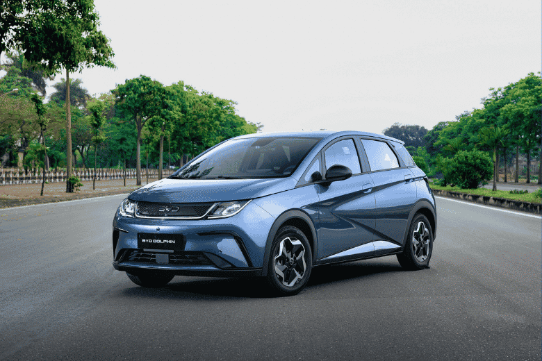 So sánh xe điện BYD Dolphin và VinFast VF 5